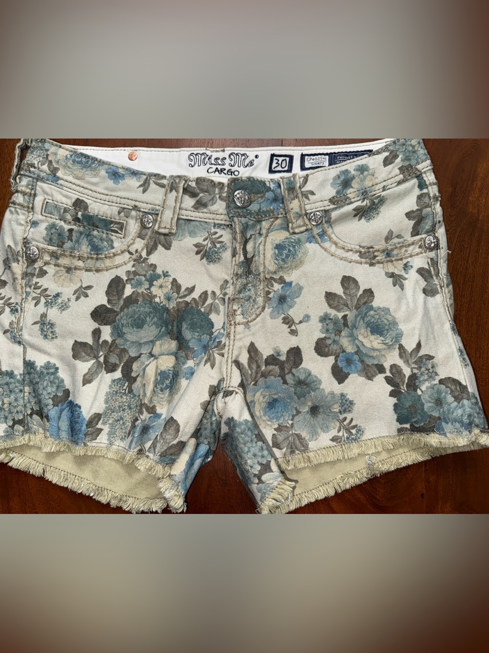 Miss Me Floral Denim Cargo Shorts in Blue and Cream
